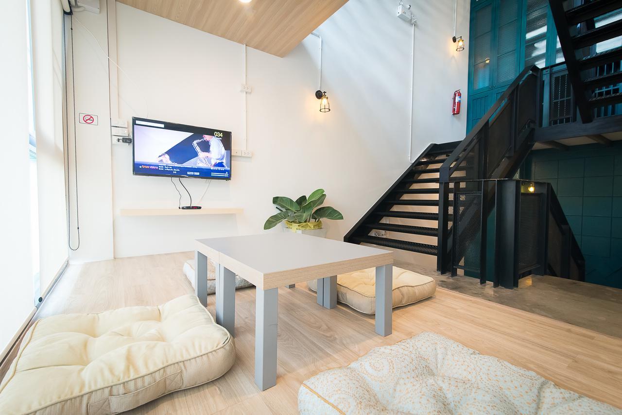 Suk18 Hostel (Adults Only) Bangkok Dış mekan fotoğraf